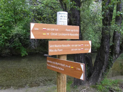 balisage des randonnées au cirque de Navacelles